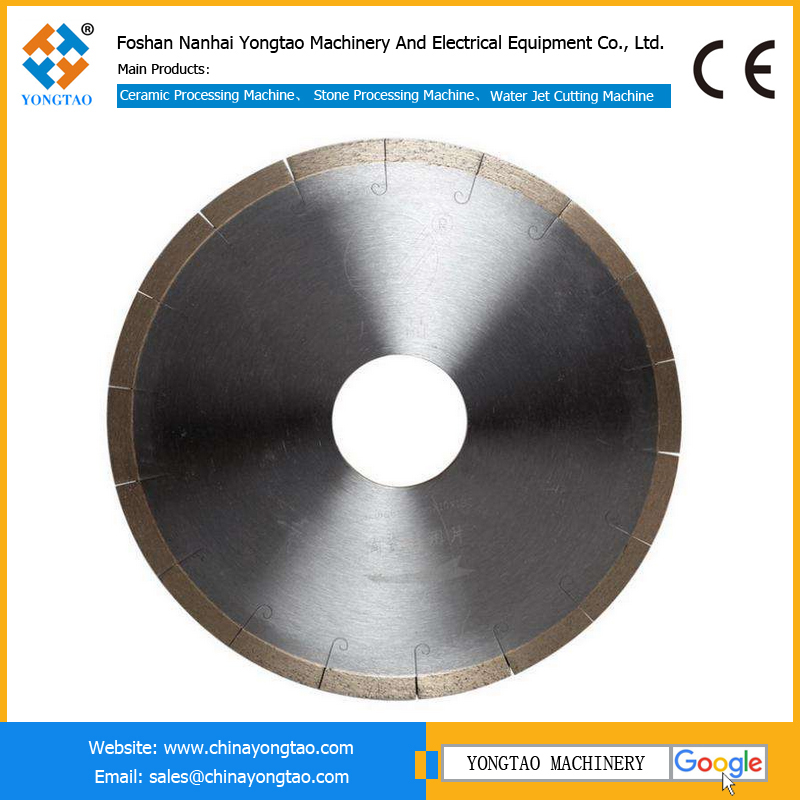 Tile cutting saw blade